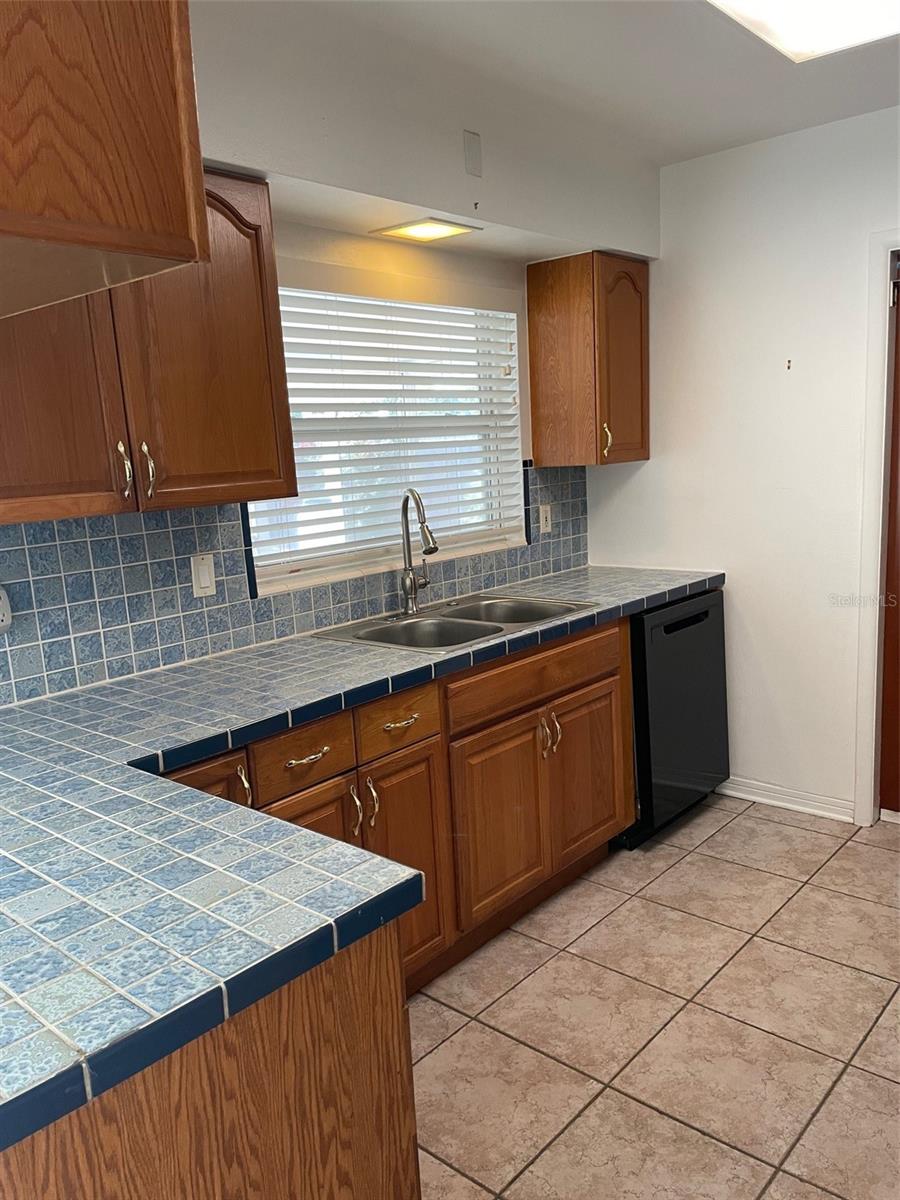 2420 68TH AVE S, ST PETERSBURG, FL, 33712