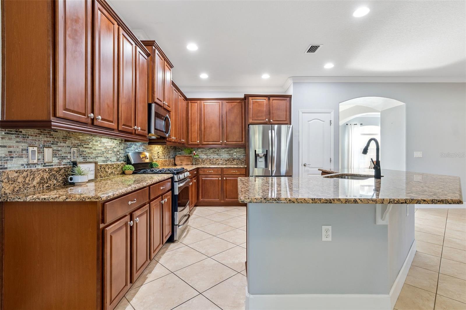 1631 VICTORIA GARDENS DR, DELAND, FL, 32724