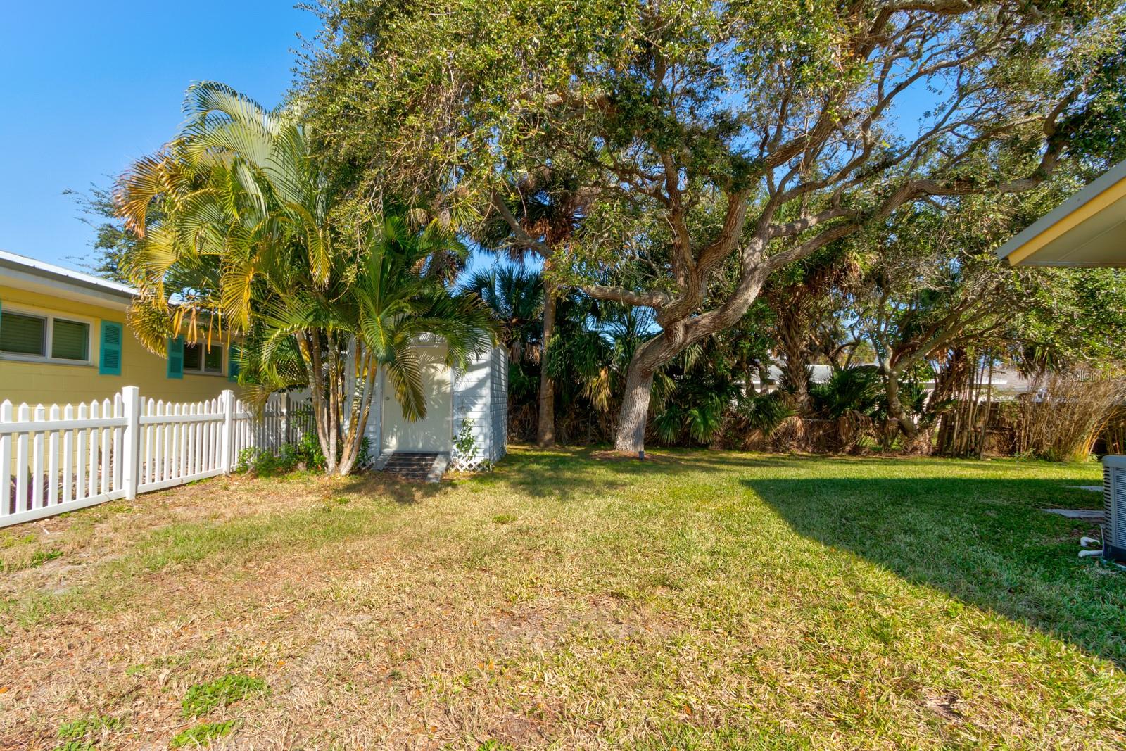 712-714 OAKWOOD AVE, NEW SMYRNA BEACH, FL, 32169