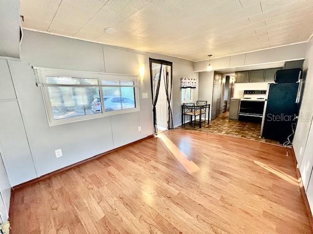 825 OAKWOOD DR, TARPON SPRINGS, FL, 34689