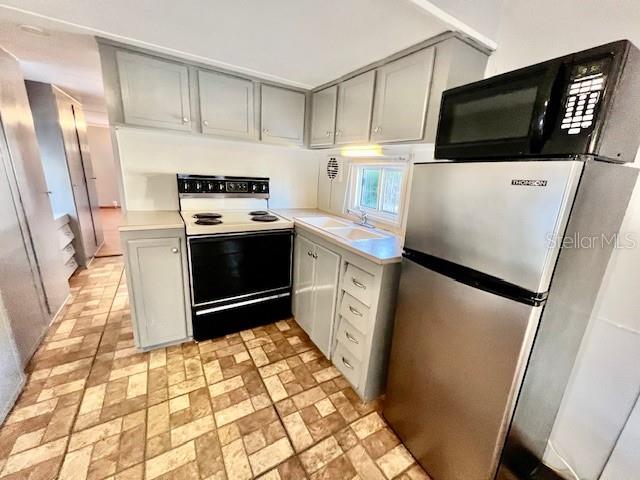 825 OAKWOOD DR, TARPON SPRINGS, FL, 34689