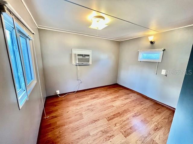 825 OAKWOOD DR, TARPON SPRINGS, FL, 34689