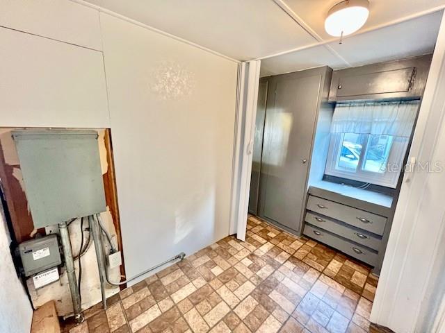 825 OAKWOOD DR, TARPON SPRINGS, FL, 34689