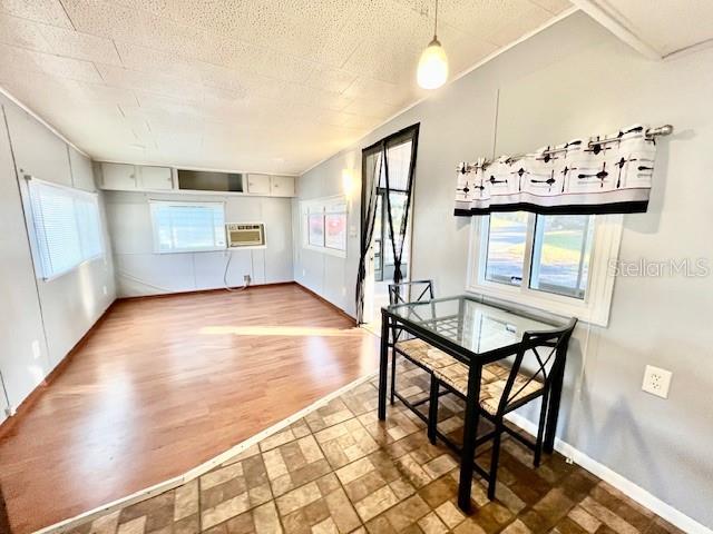 825 OAKWOOD DR, TARPON SPRINGS, FL, 34689