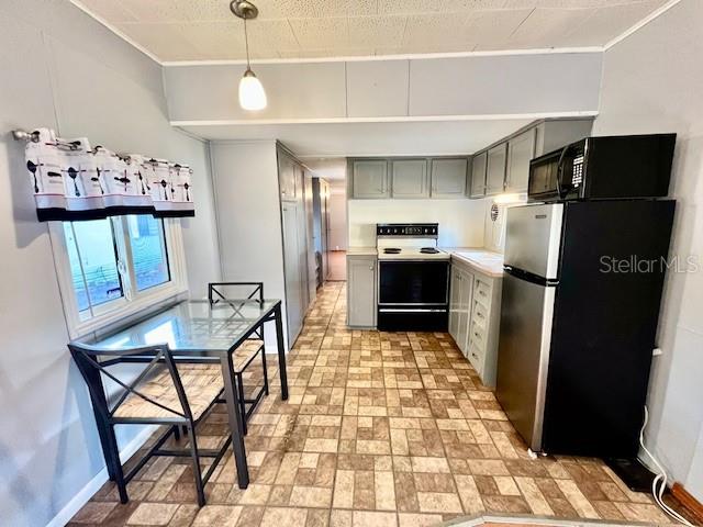 825 OAKWOOD DR, TARPON SPRINGS, FL, 34689