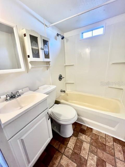 825 OAKWOOD DR, TARPON SPRINGS, FL, 34689