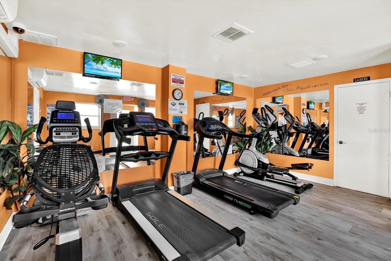 6060 SHORE BLVD S #909, GULFPORT, FL, 33707