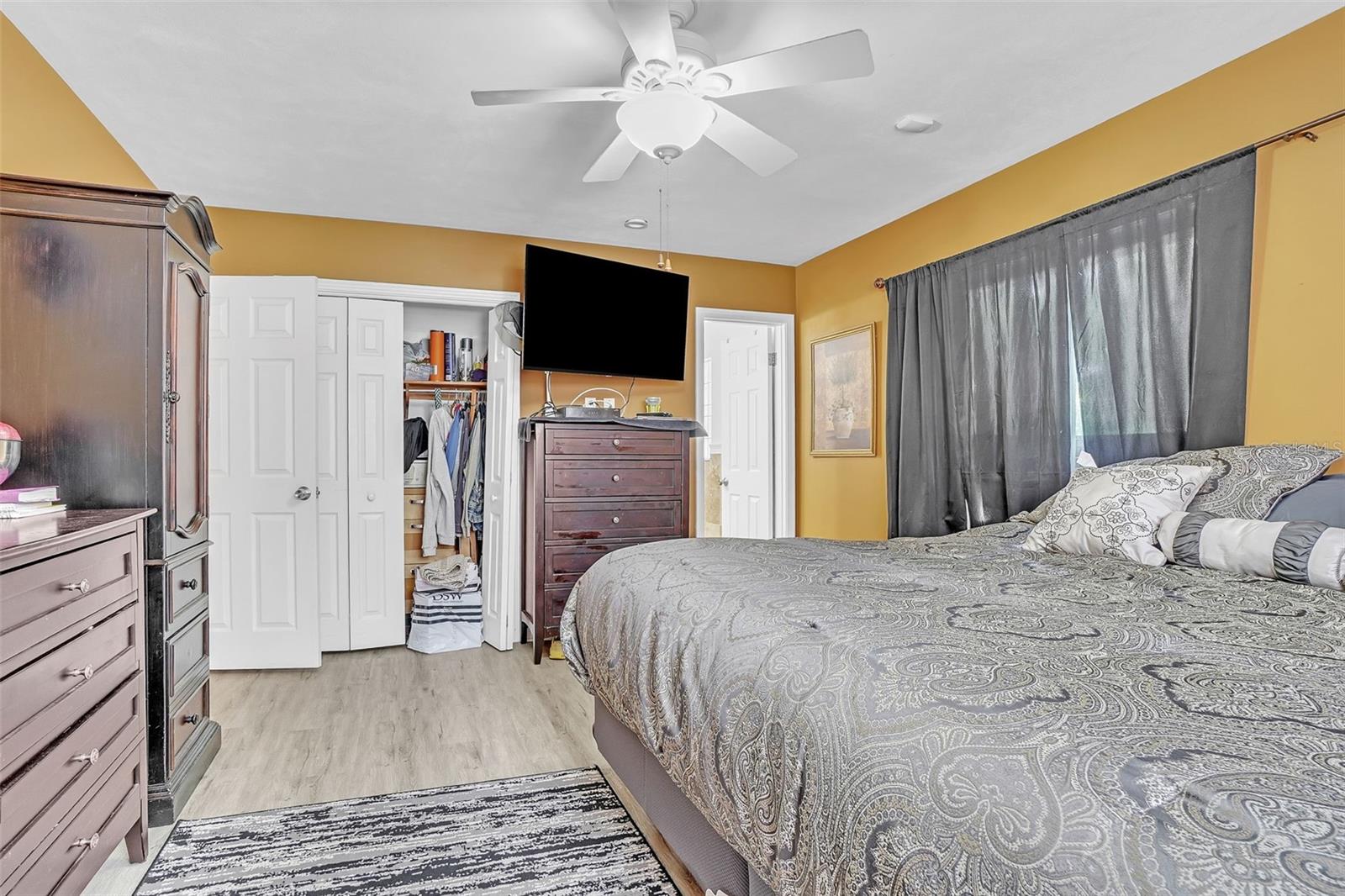 5643 SATEL DR, ORLANDO, FL, 32810