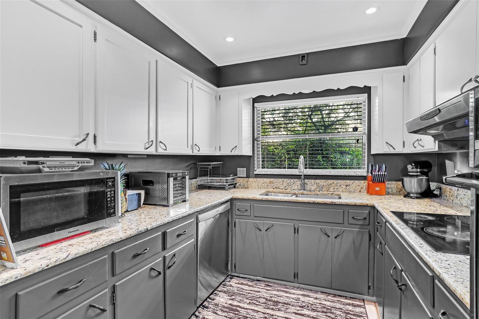 5643 SATEL DR, ORLANDO, FL, 32810