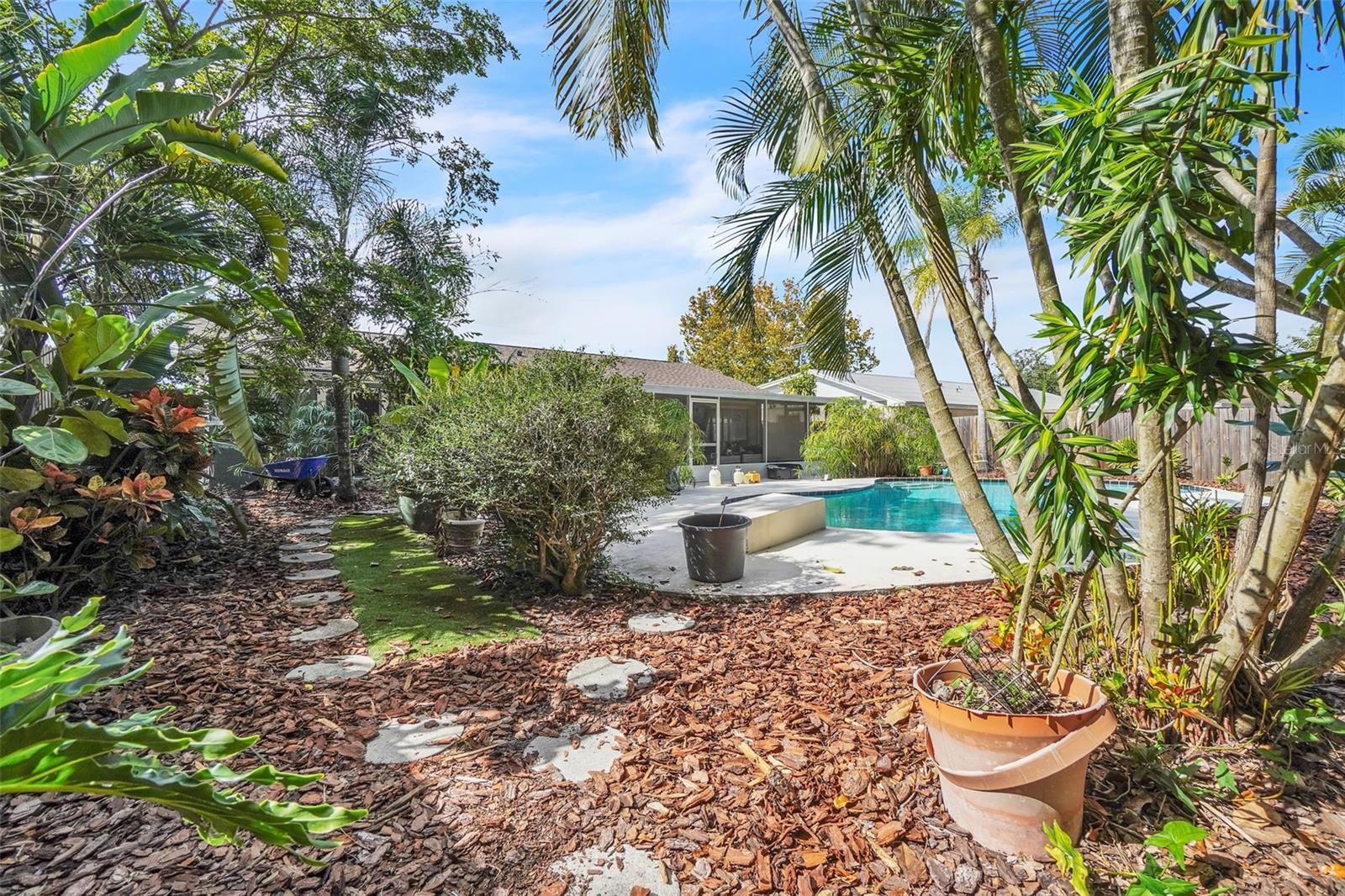 5643 SATEL DR, ORLANDO, FL, 32810