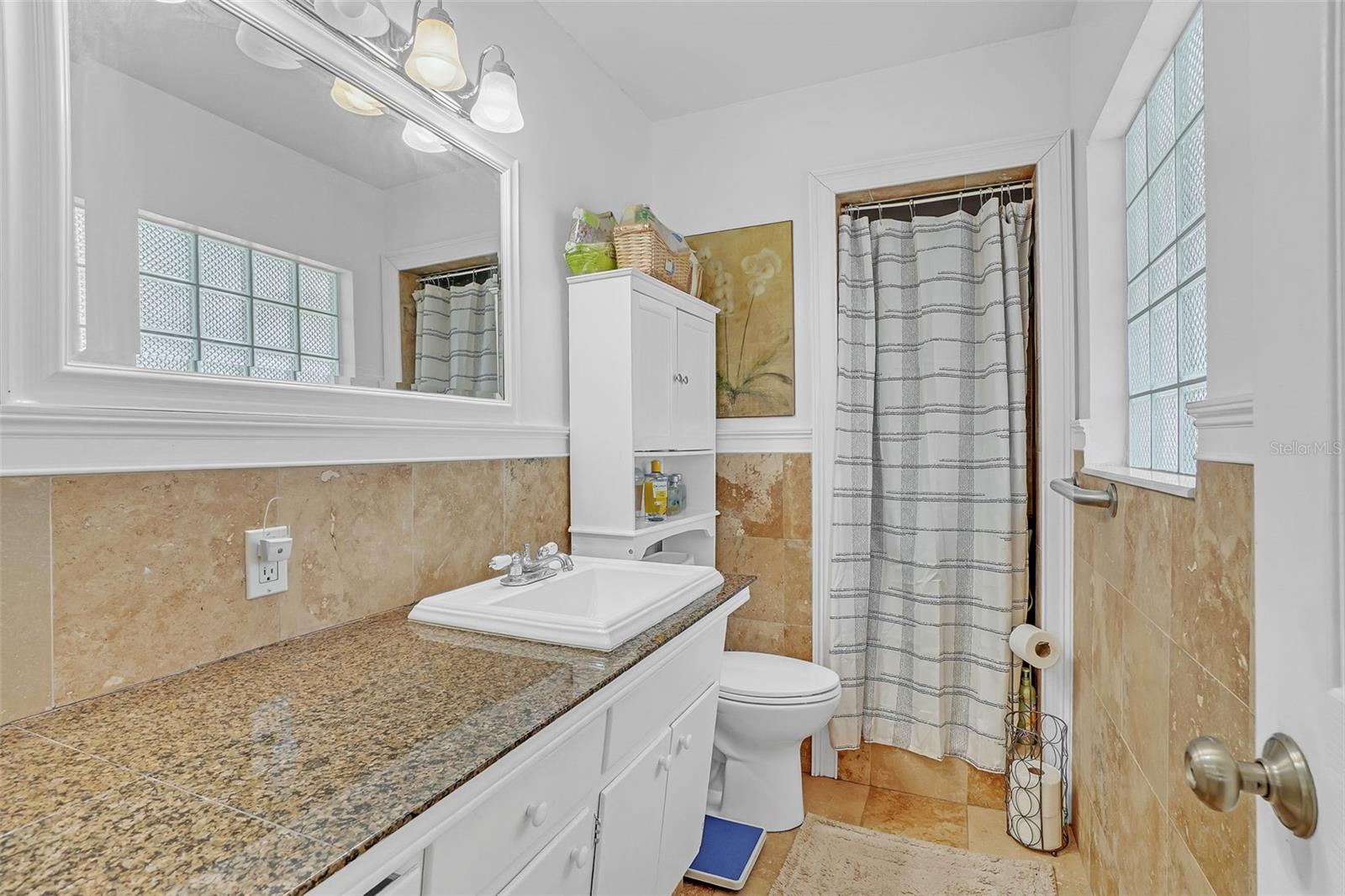 5643 SATEL DR, ORLANDO, FL, 32810