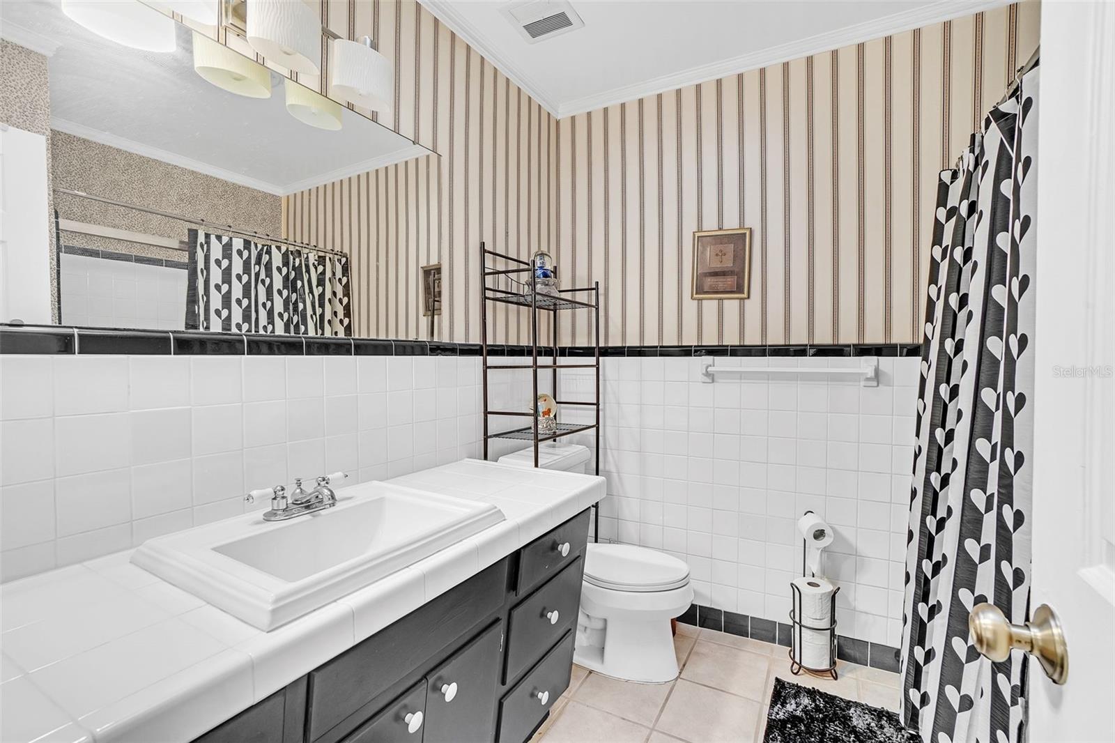 5643 SATEL DR, ORLANDO, FL, 32810