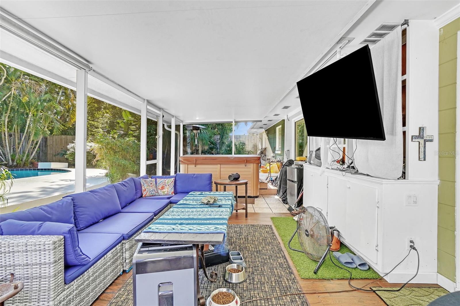 5643 SATEL DR, ORLANDO, FL, 32810