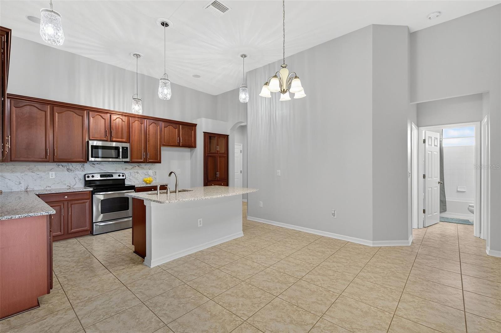 8437 WHITE POPLAR DR, RIVERVIEW, FL, 33578