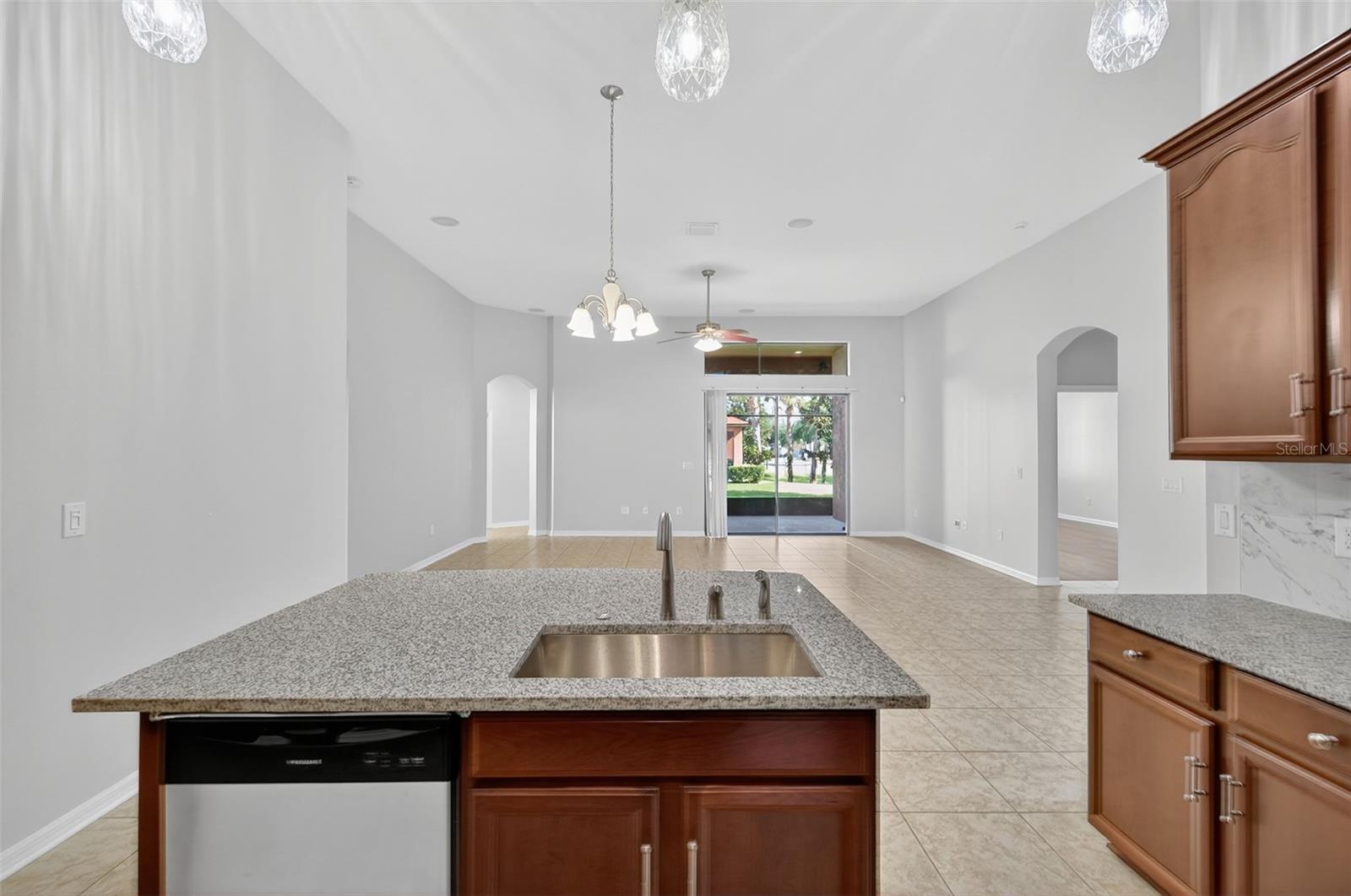 8437 WHITE POPLAR DR, RIVERVIEW, FL, 33578