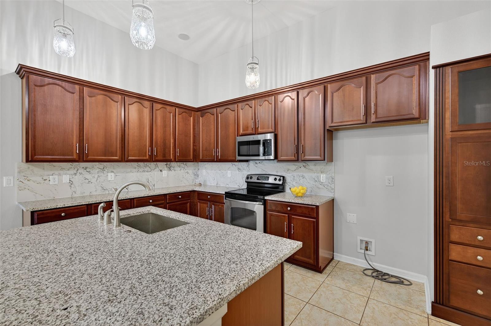 8437 WHITE POPLAR DR, RIVERVIEW, FL, 33578