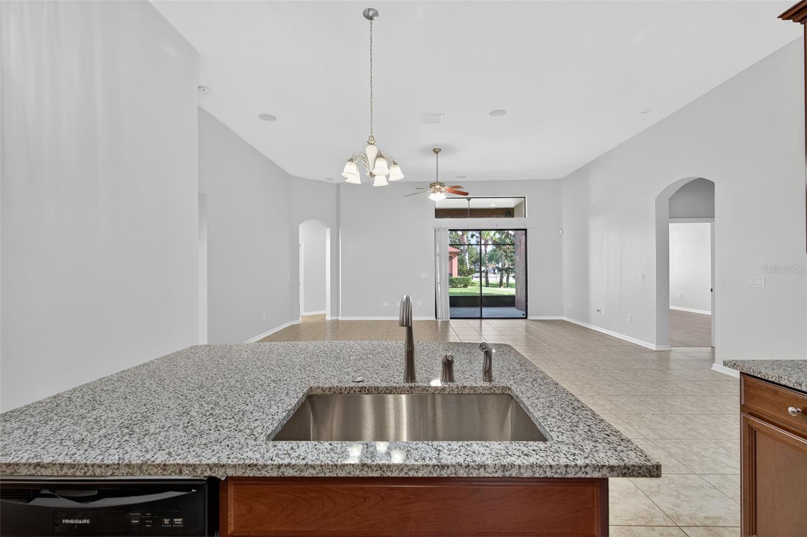 8437 WHITE POPLAR DR, RIVERVIEW, FL, 33578