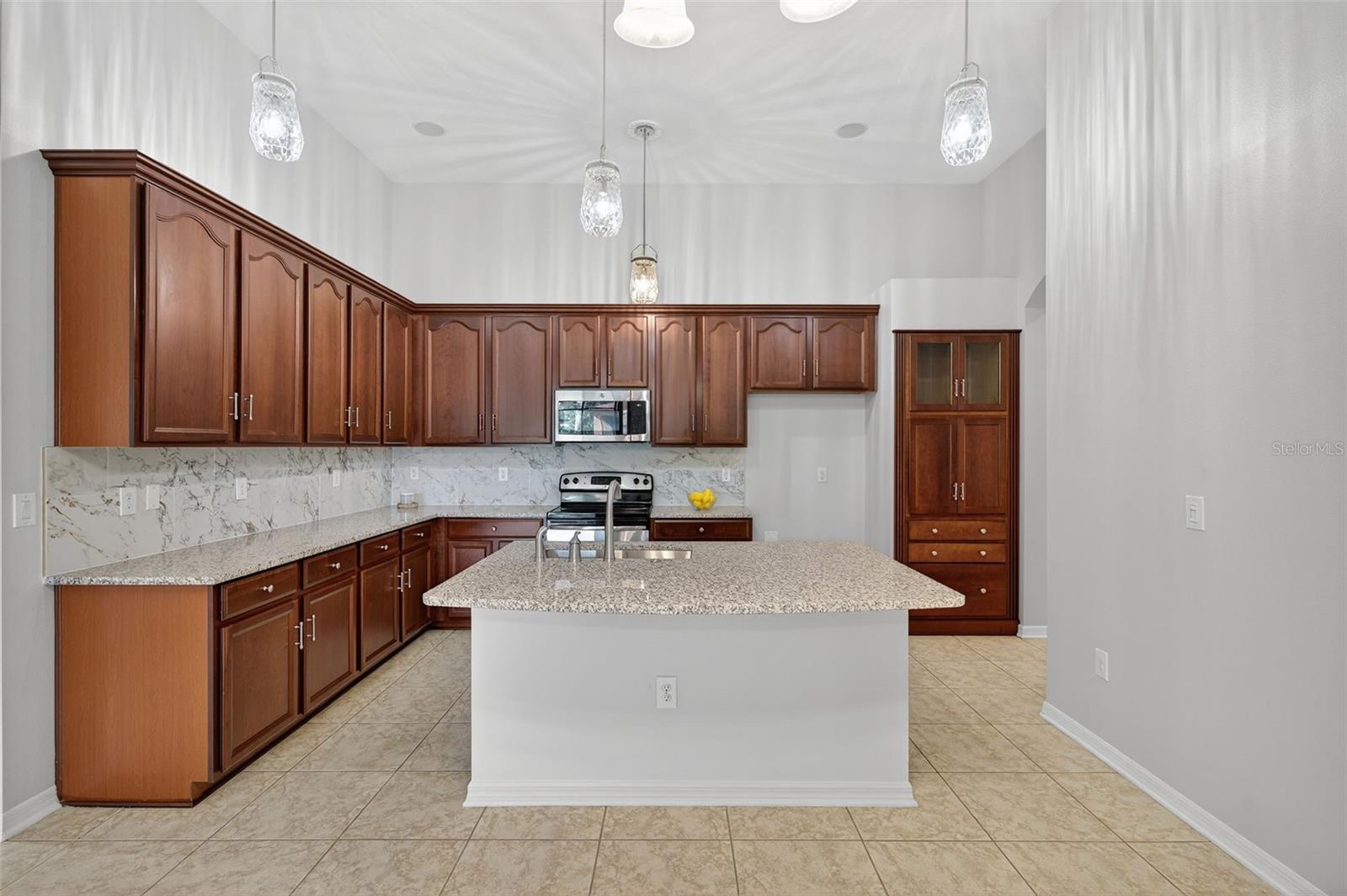 8437 WHITE POPLAR DR, RIVERVIEW, FL, 33578