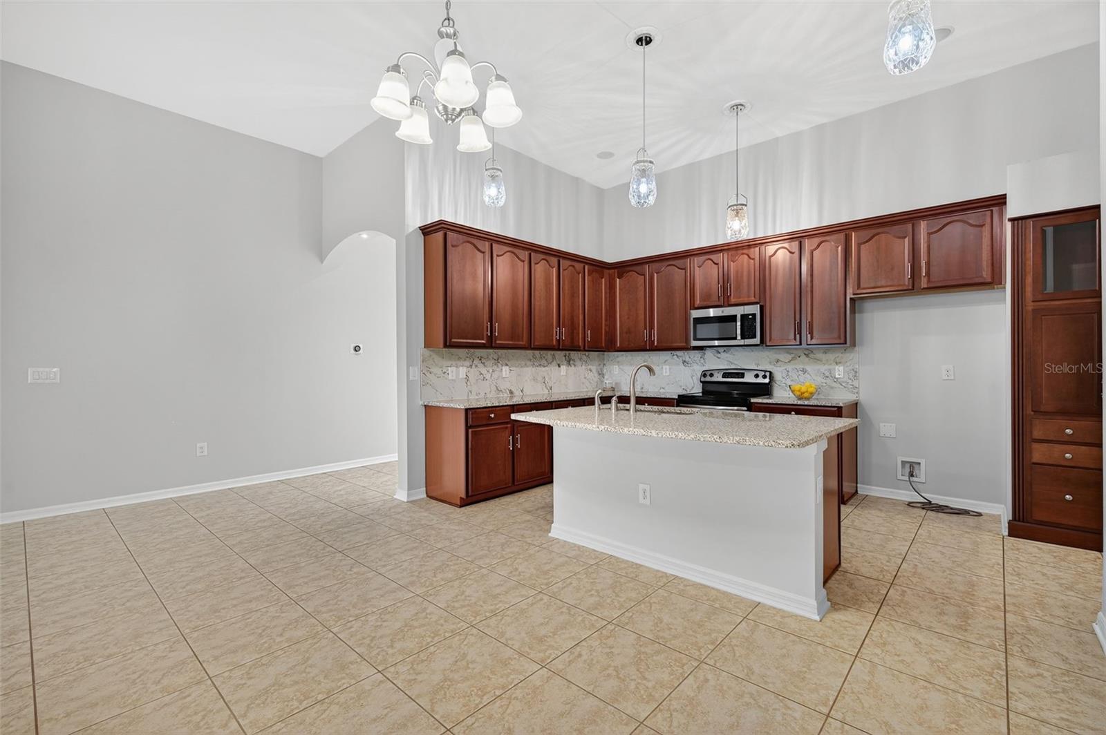 8437 WHITE POPLAR DR, RIVERVIEW, FL, 33578