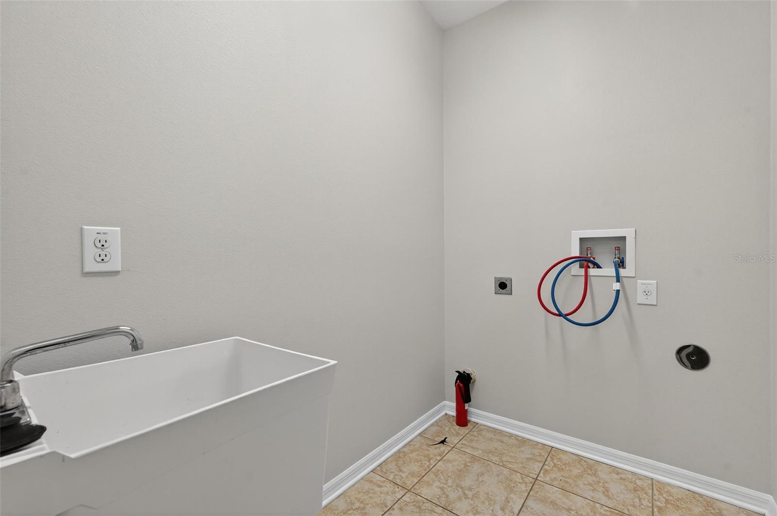 8437 WHITE POPLAR DR, RIVERVIEW, FL, 33578