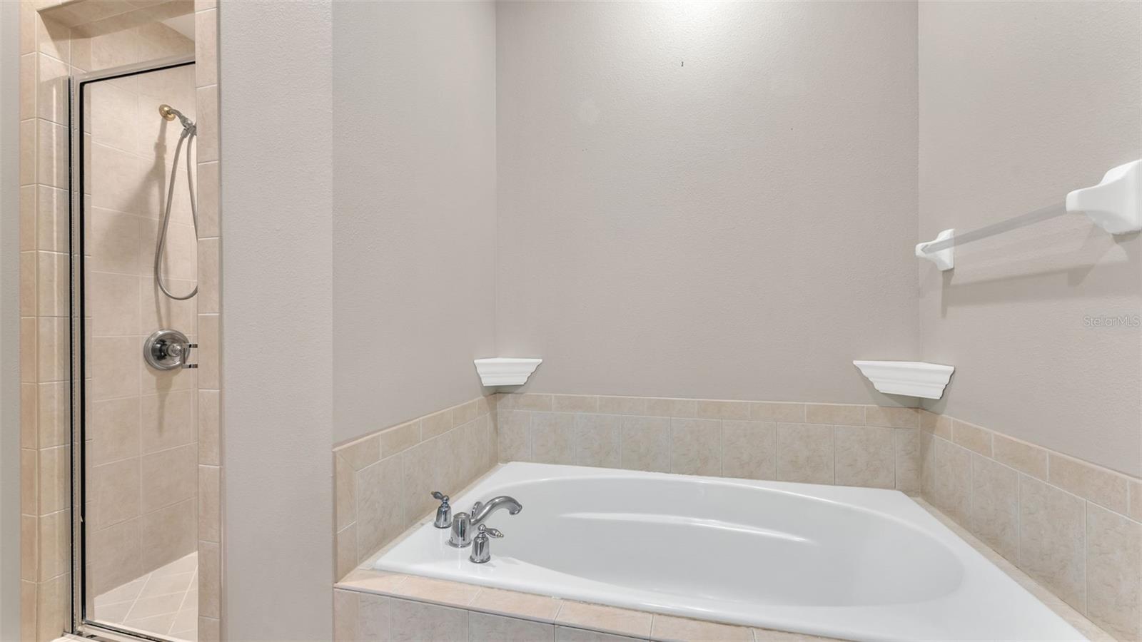 6333 SEDGEFORD DR, LAKELAND, FL, 33811