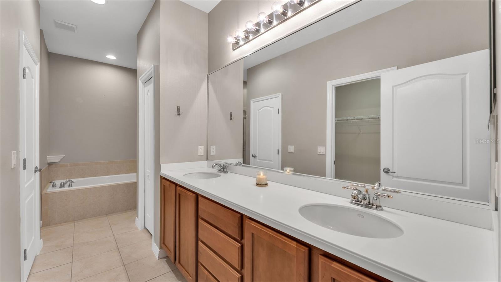 6333 SEDGEFORD DR, LAKELAND, FL, 33811