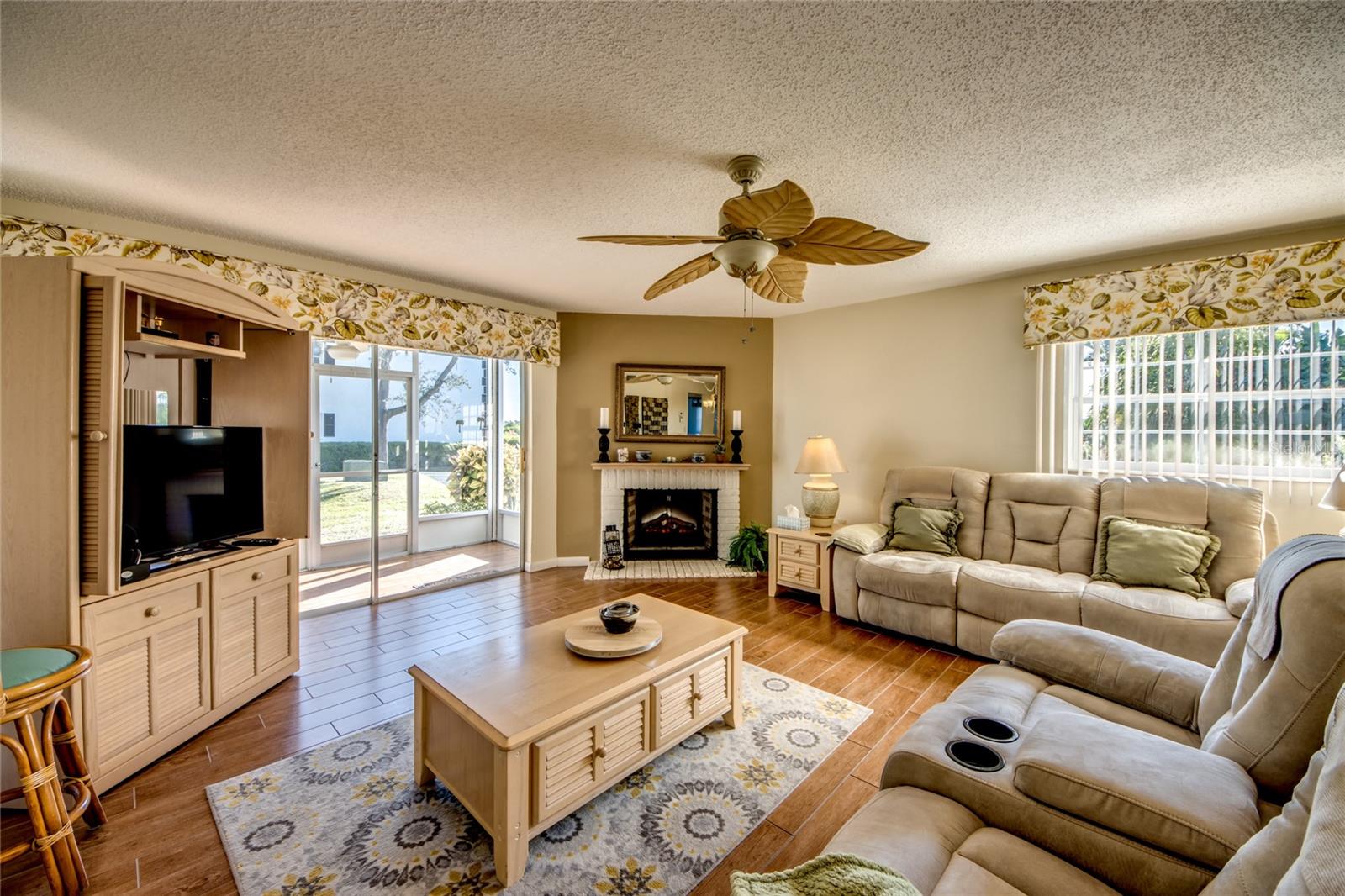 A4672762 Property Photo