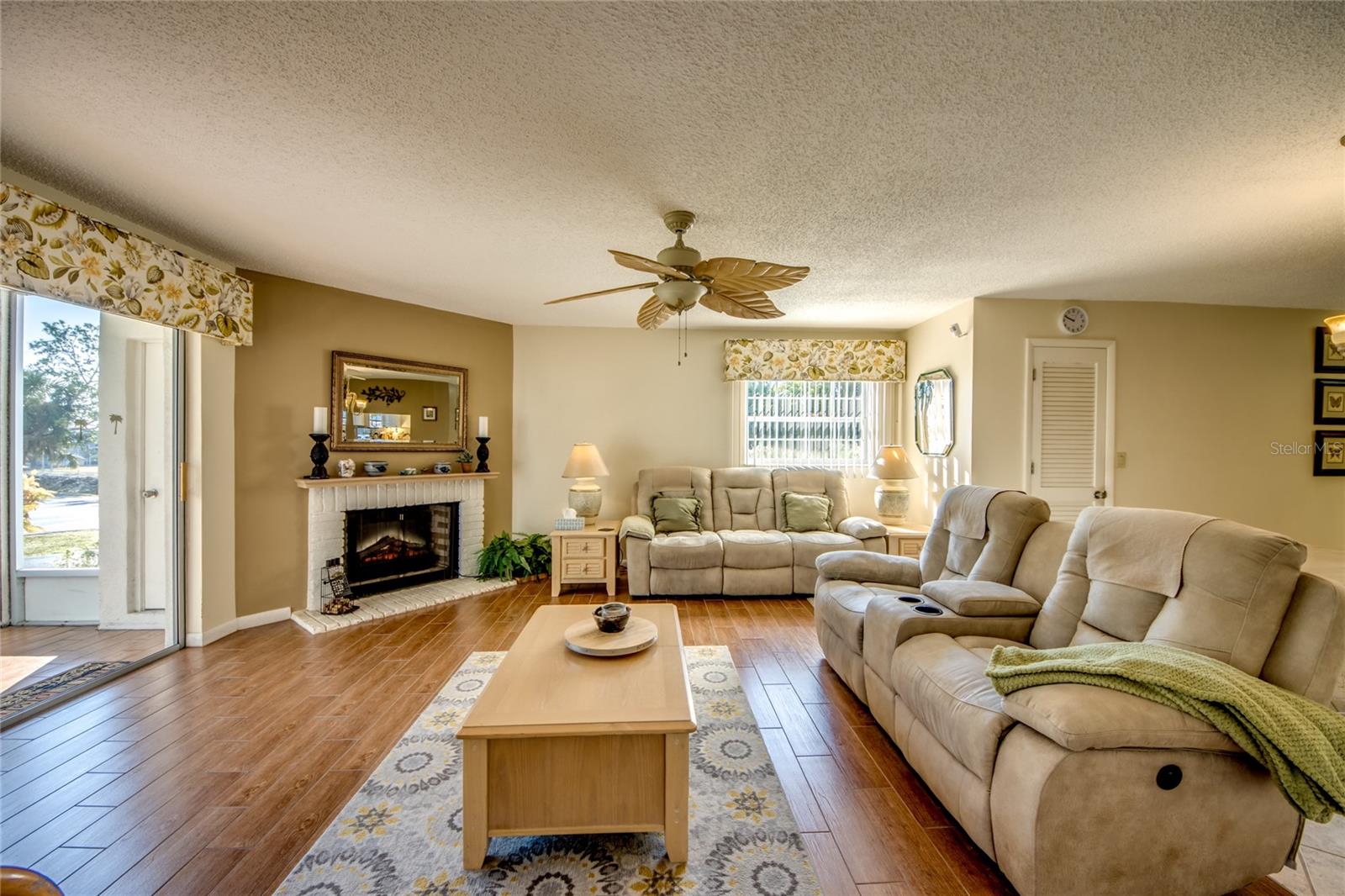 A4672762 Property Photo