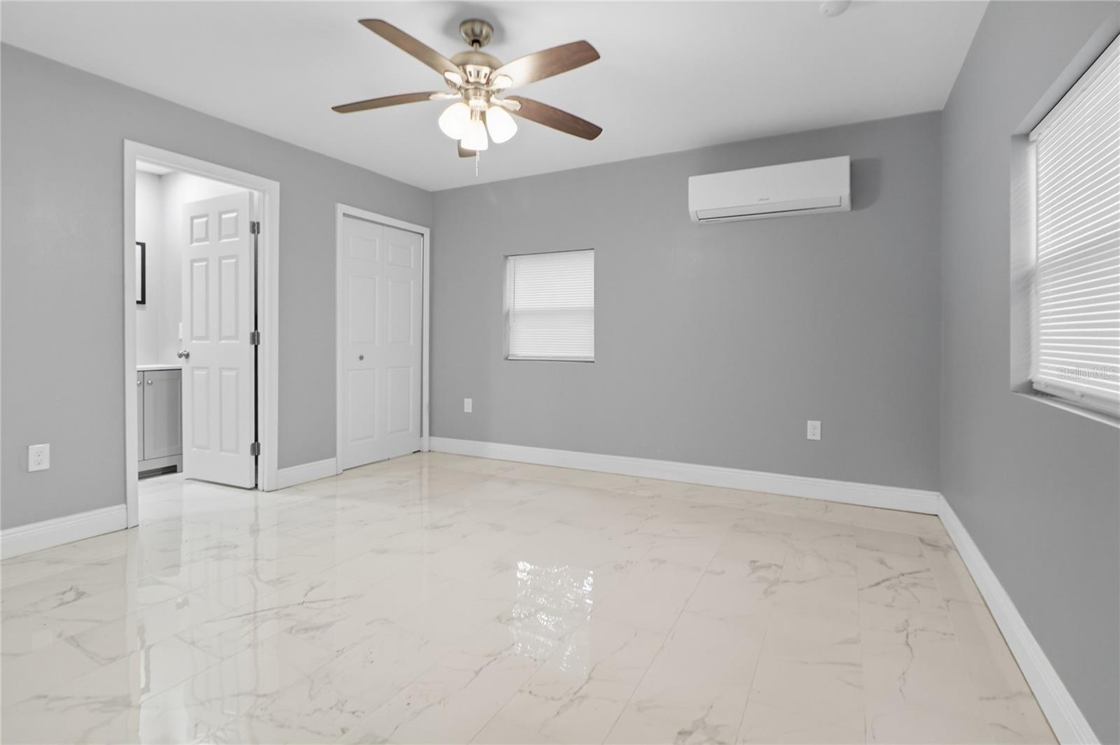 2011 E 148TH AVE, LUTZ, FL, 33549