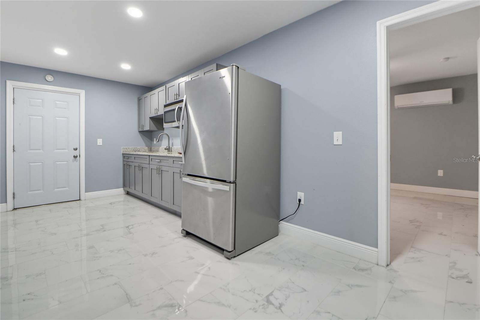 2011 E 148TH AVE, LUTZ, FL, 33549