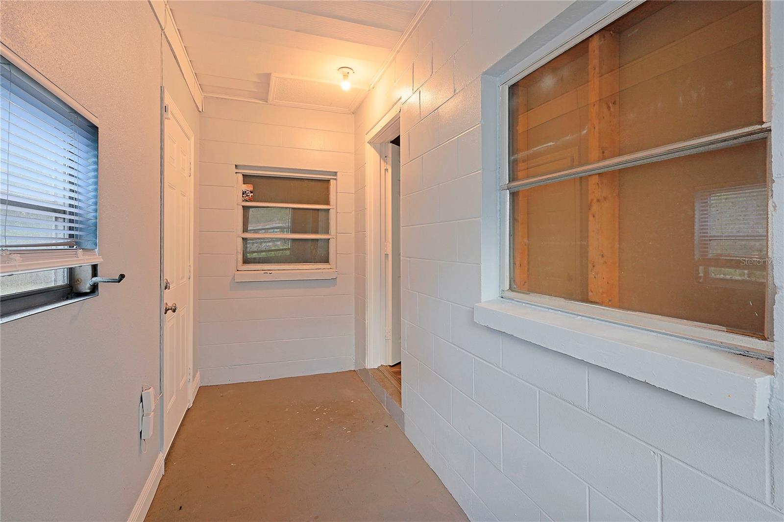 2011 E 148TH AVE, LUTZ, FL, 33549