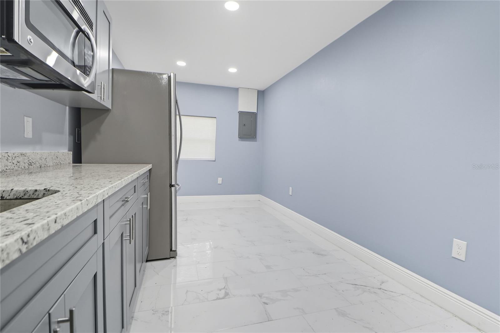 2011 E 148TH AVE, LUTZ, FL, 33549