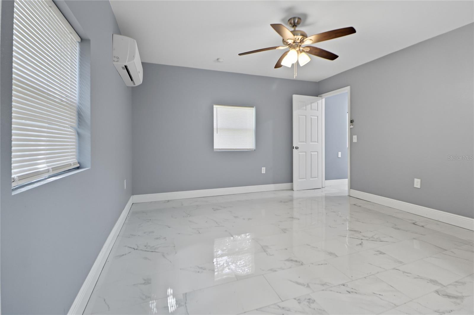 2011 E 148TH AVE, LUTZ, FL, 33549