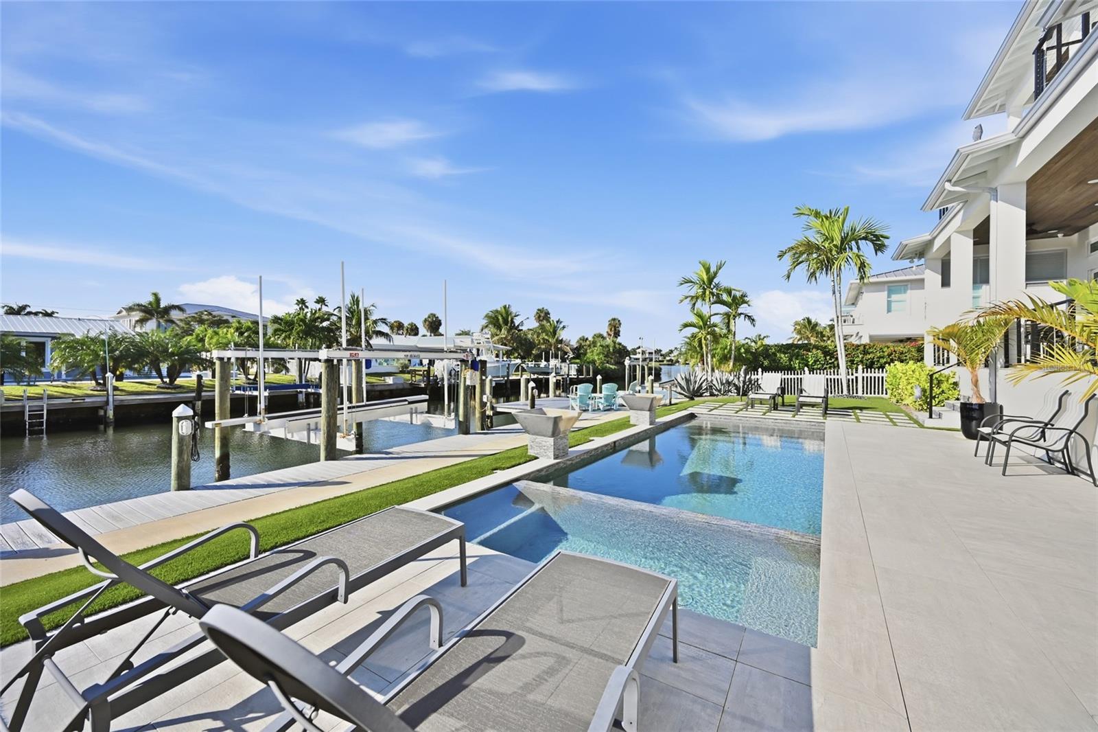 A4672773 Property Photo