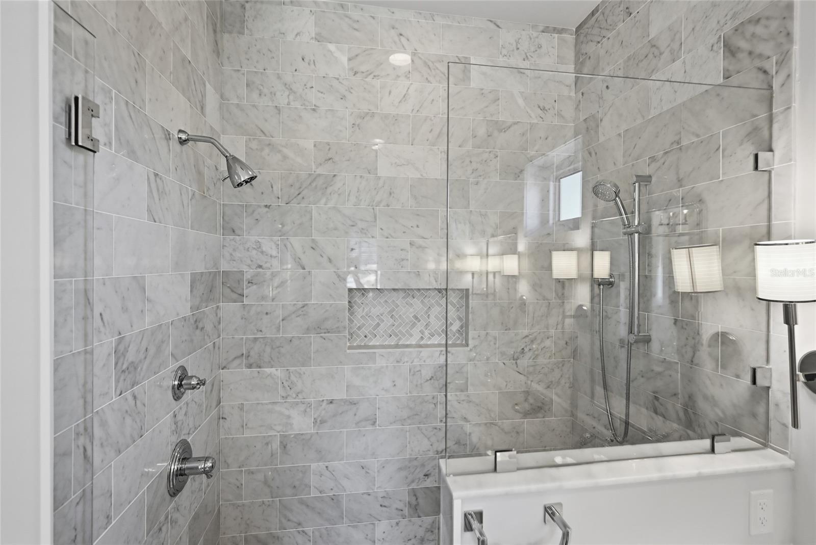 A4672773 Property Photo