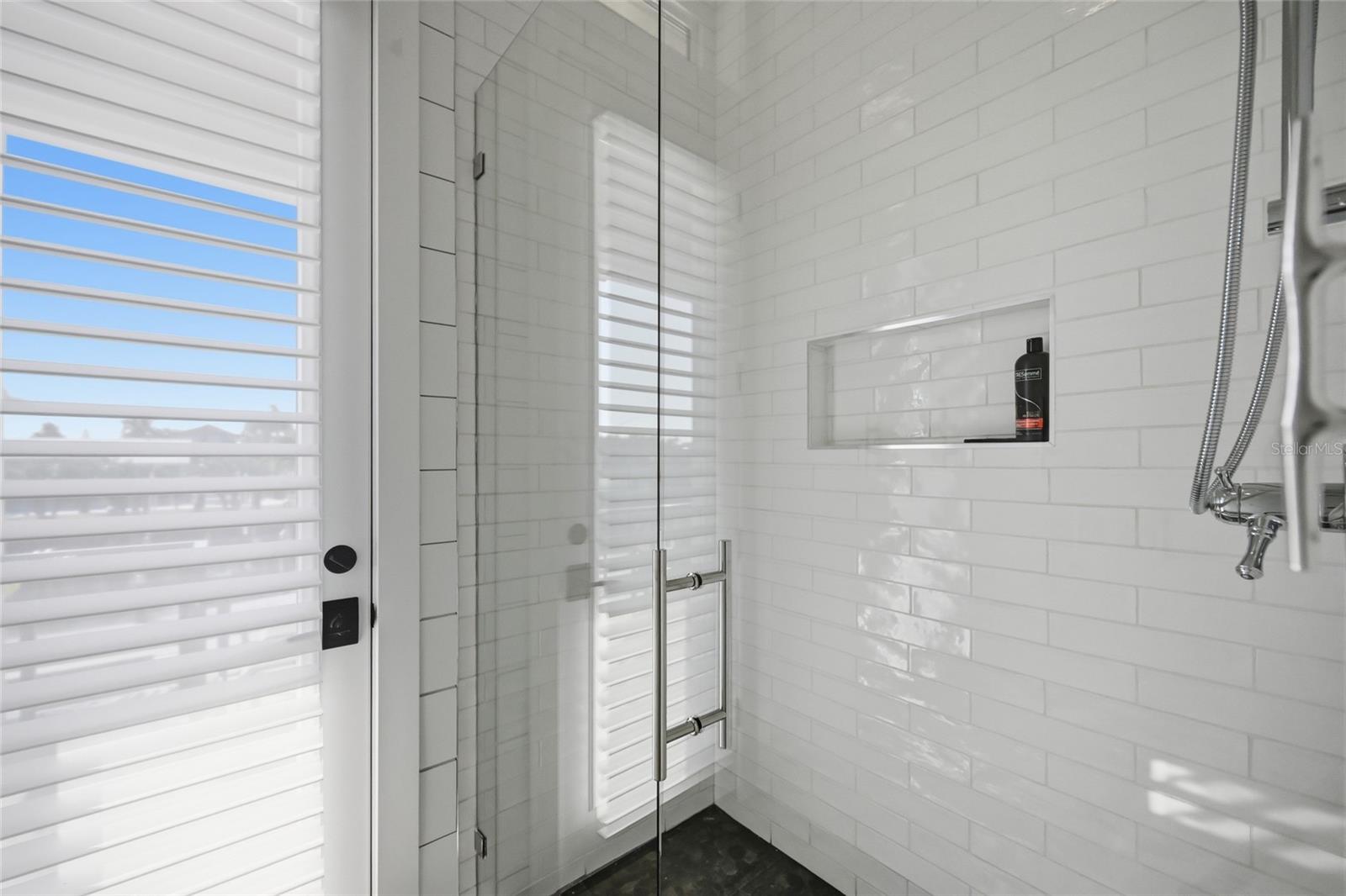 A4672773 Property Photo