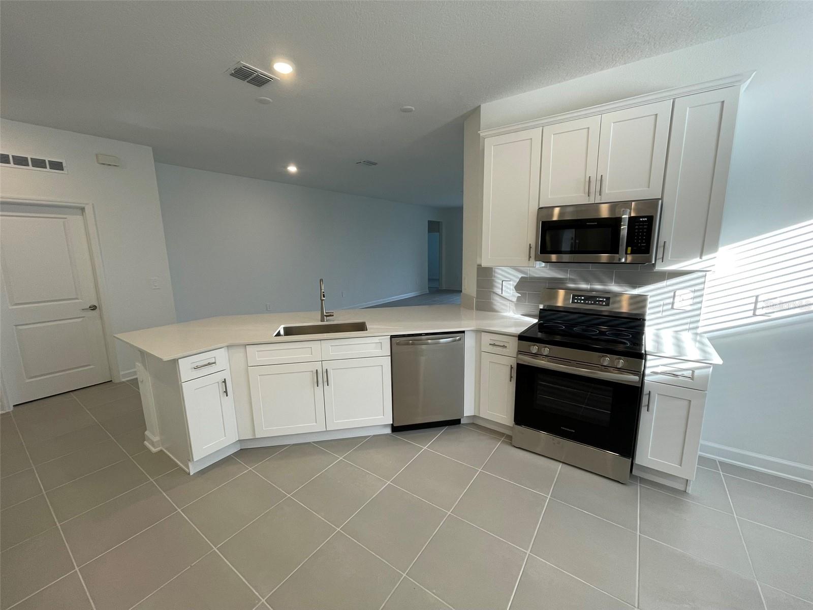 1873 BRIGHT SKY DR, KISSIMMEE, FL, 34744