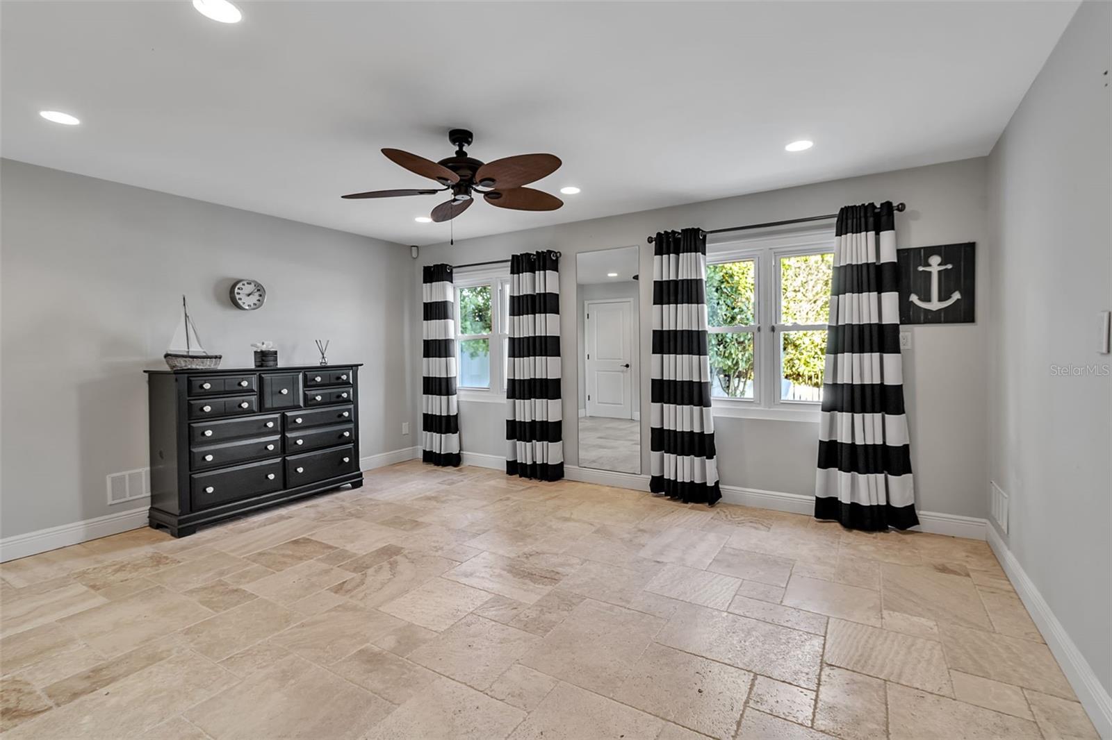 A4672783 Property Photo