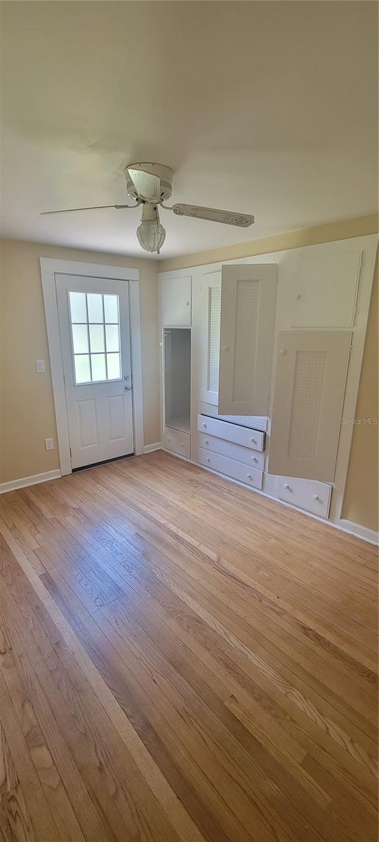 917 E 4TH AVE, MOUNT DORA, FL, 32757