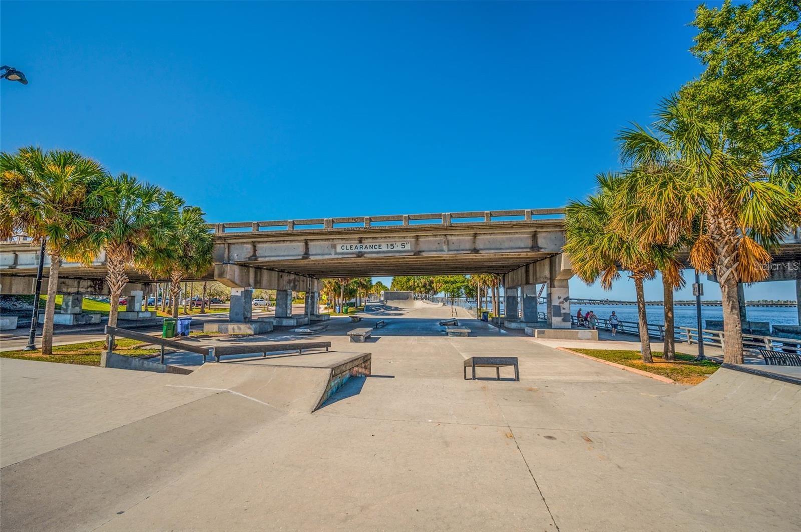 2014 RIVERSIDE DR E, BRADENTON, FL, 34208