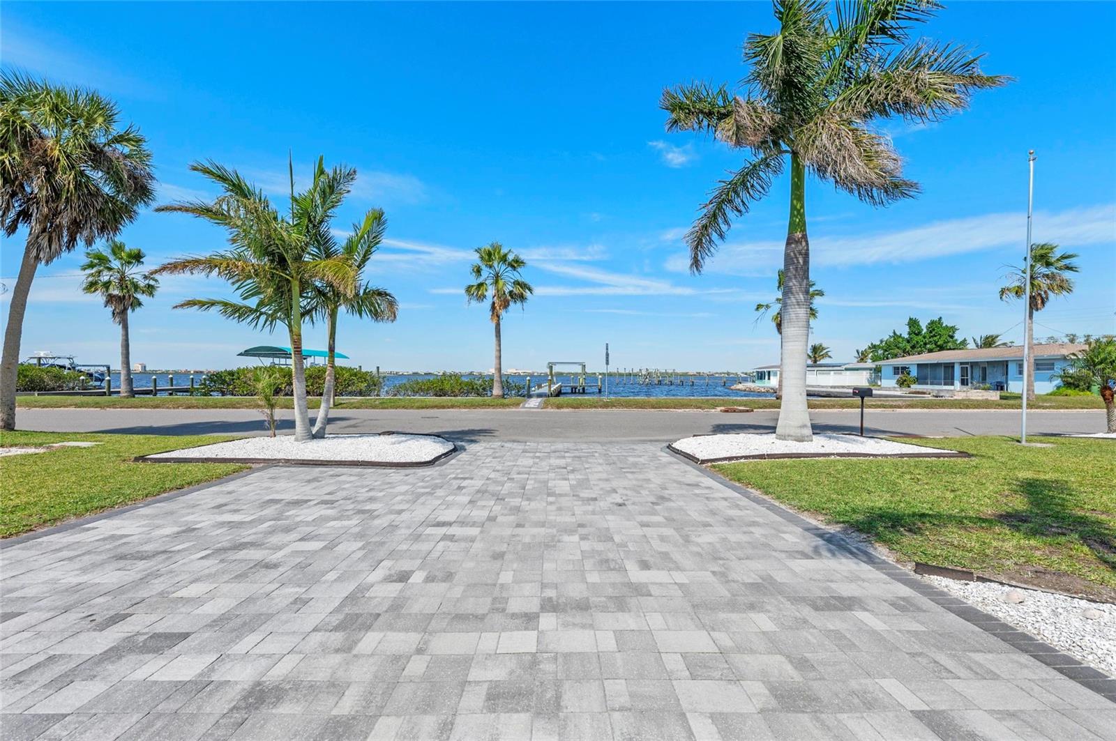 2014 RIVERSIDE DR E, BRADENTON, FL, 34208