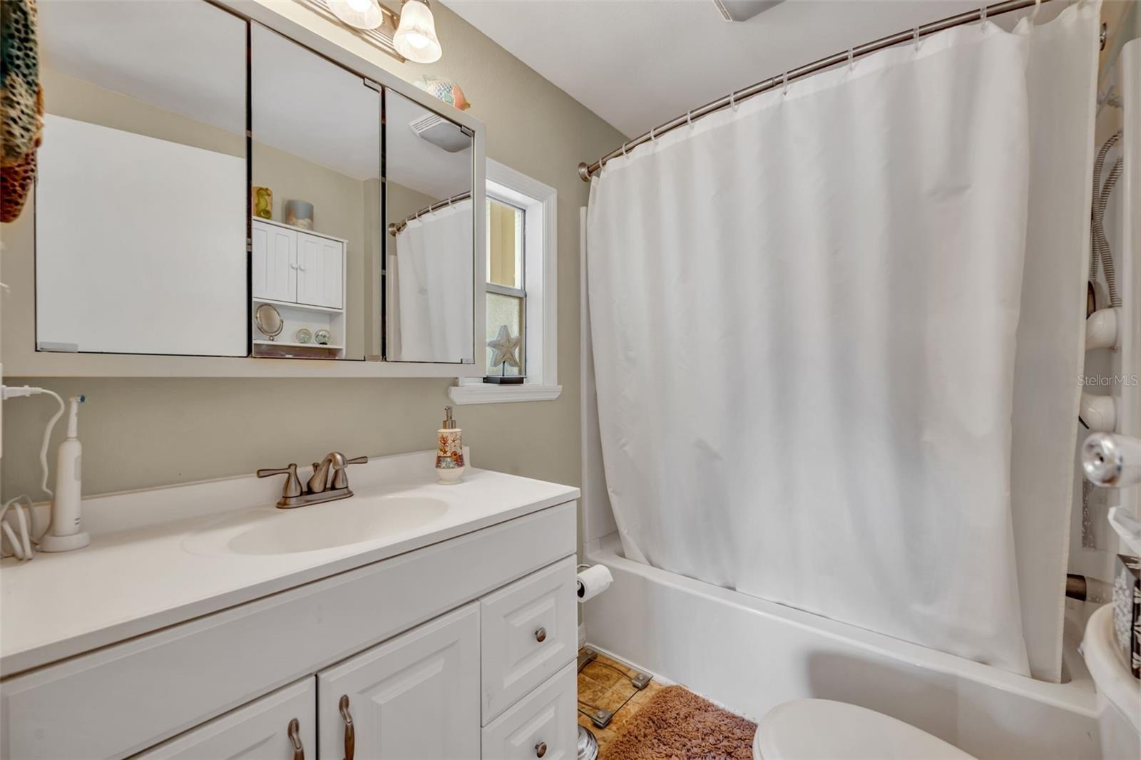 G5104776 Property Photo