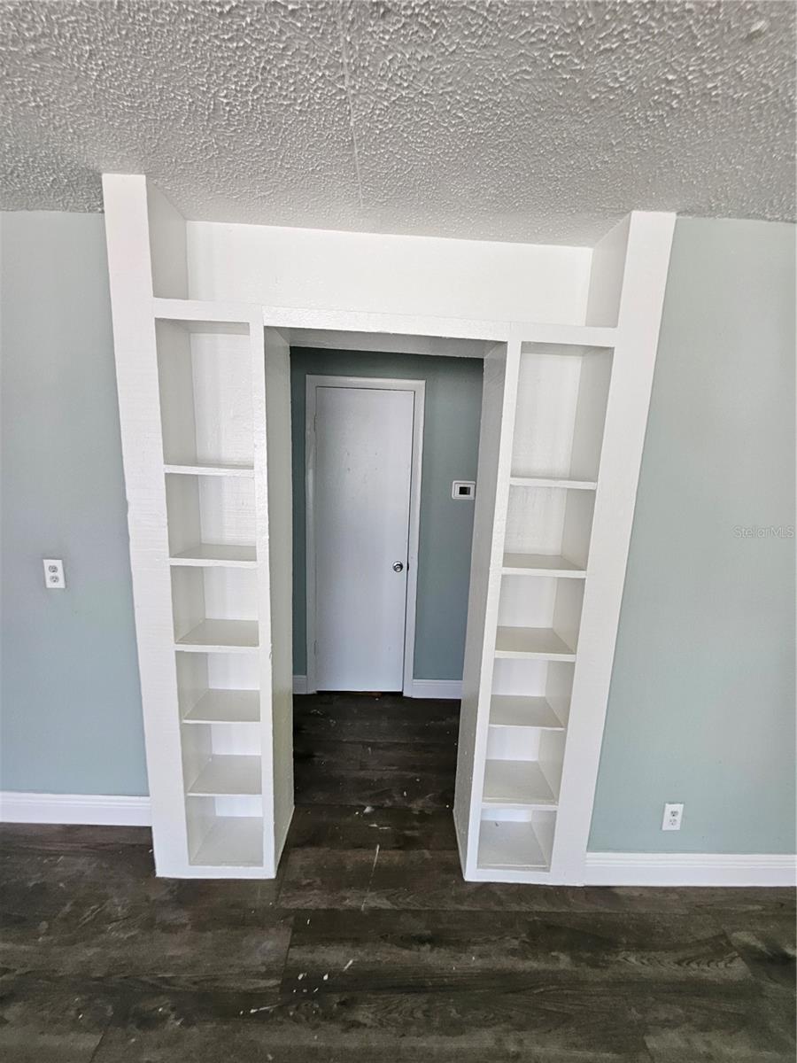 8305 N 13TH ST, TAMPA, FL, 33604