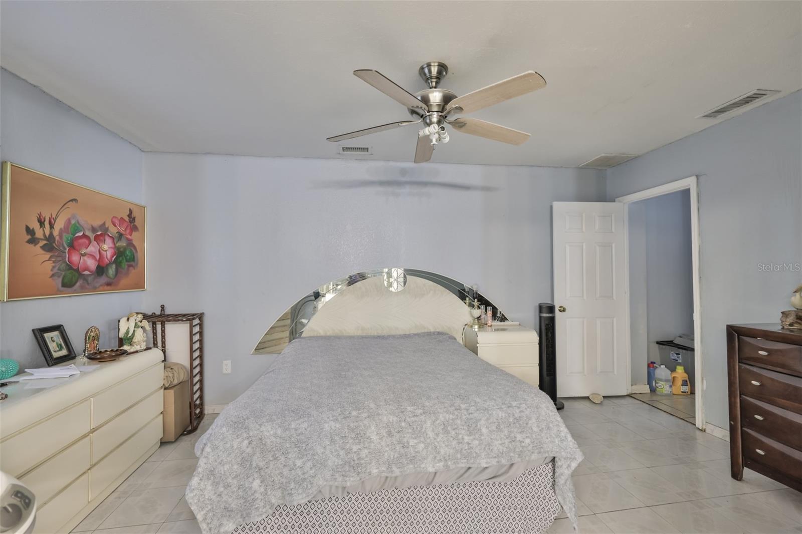 3901 N CLEARFIELD AVE, TAMPA, FL, 33603