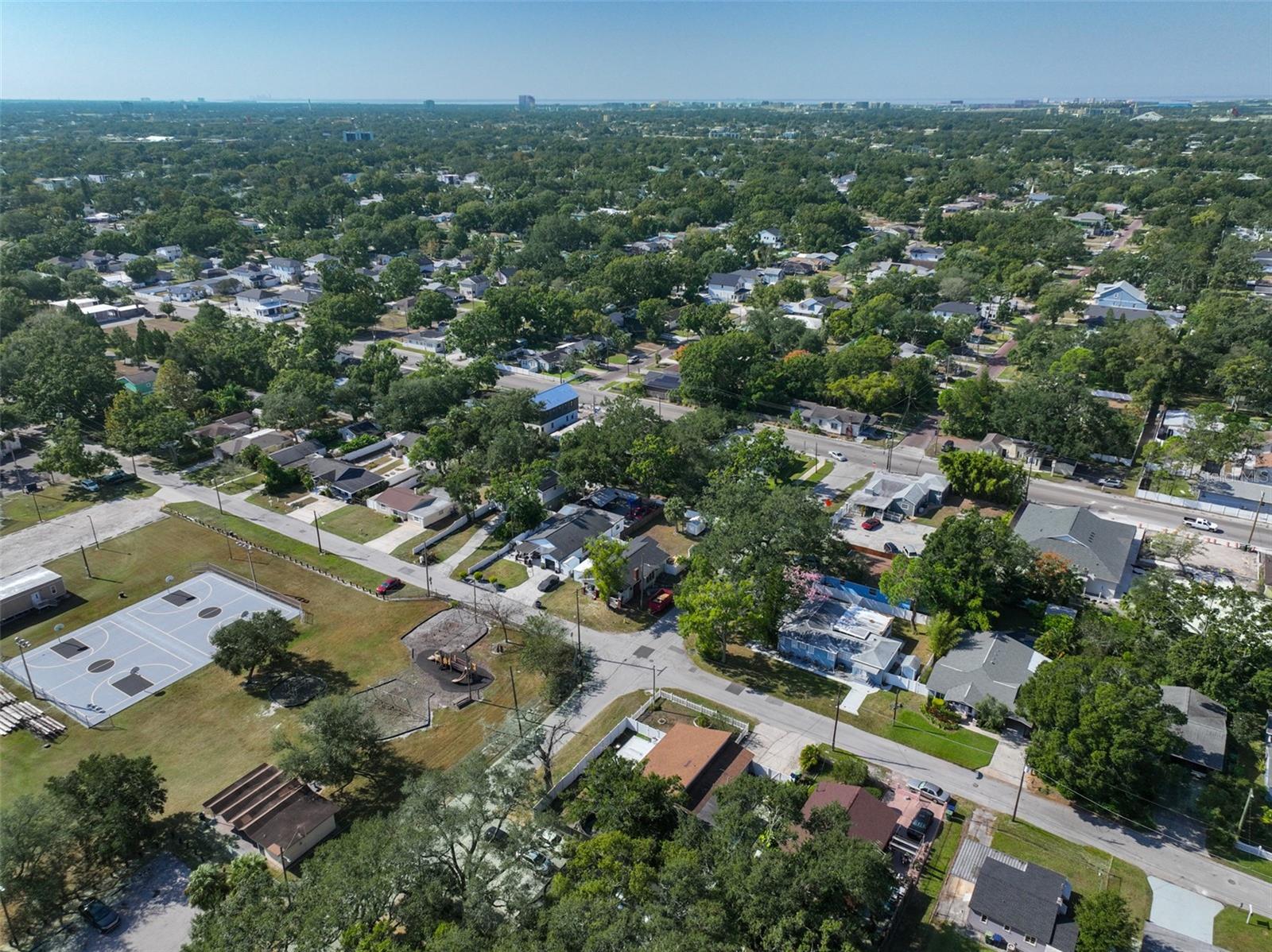 3901 N CLEARFIELD AVE, TAMPA, FL, 33603