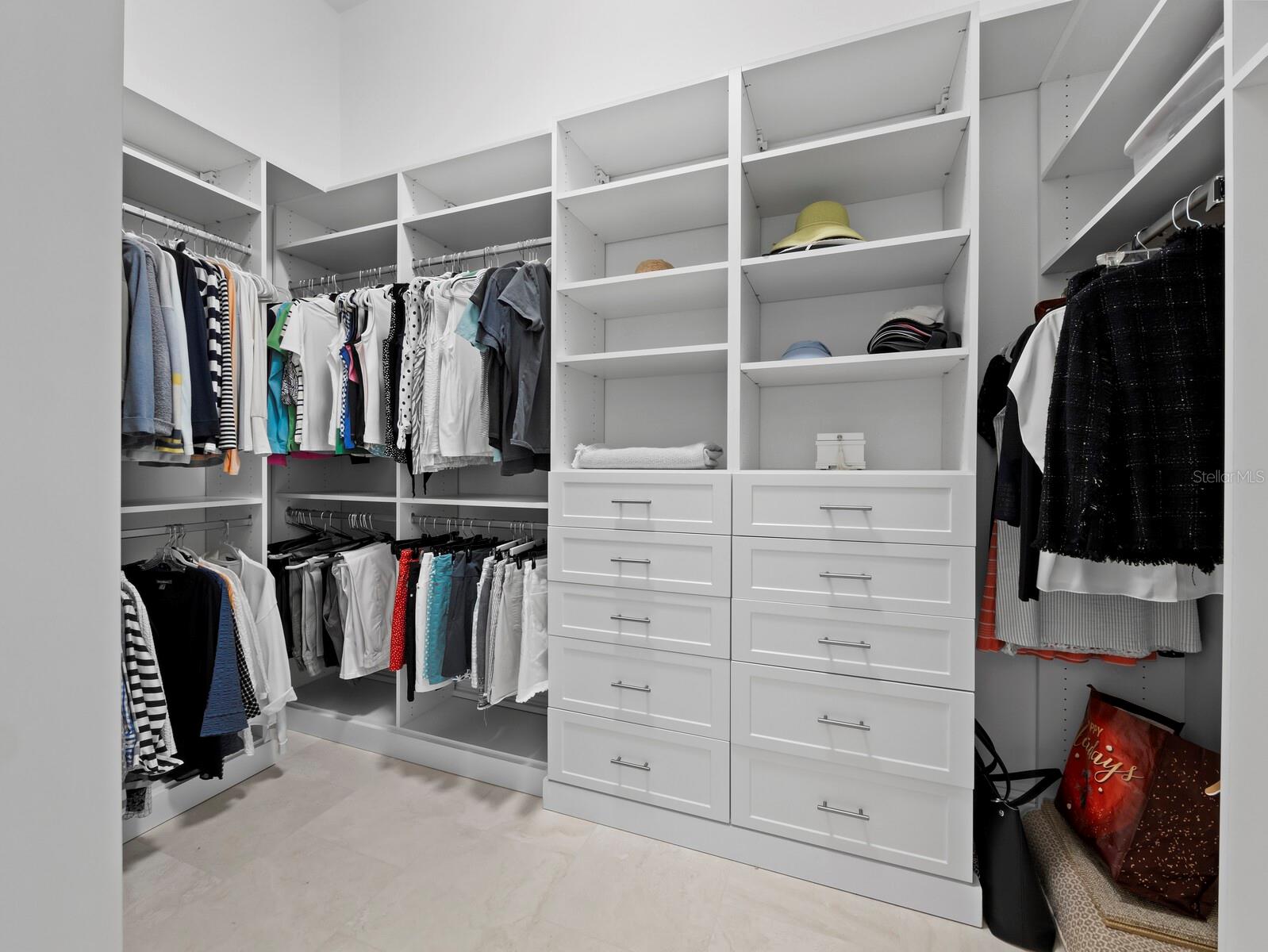 A4672806 Property Photo