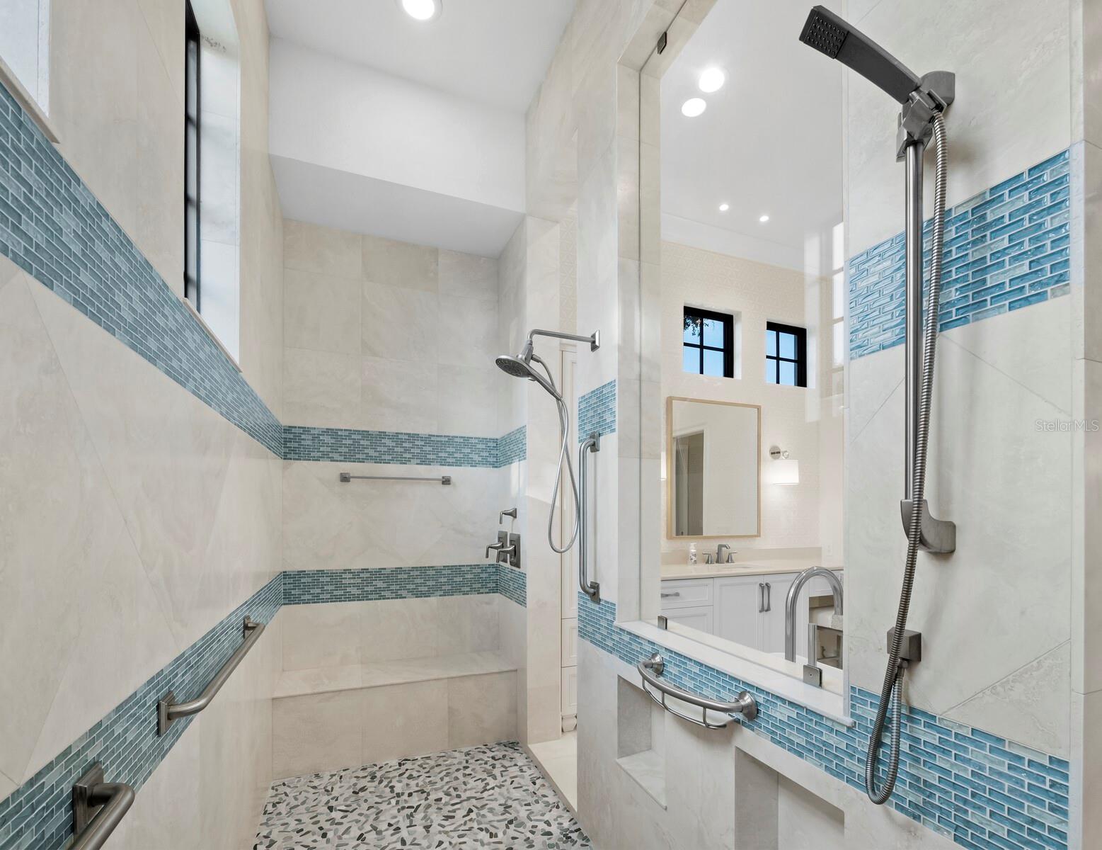 A4672806 Property Photo