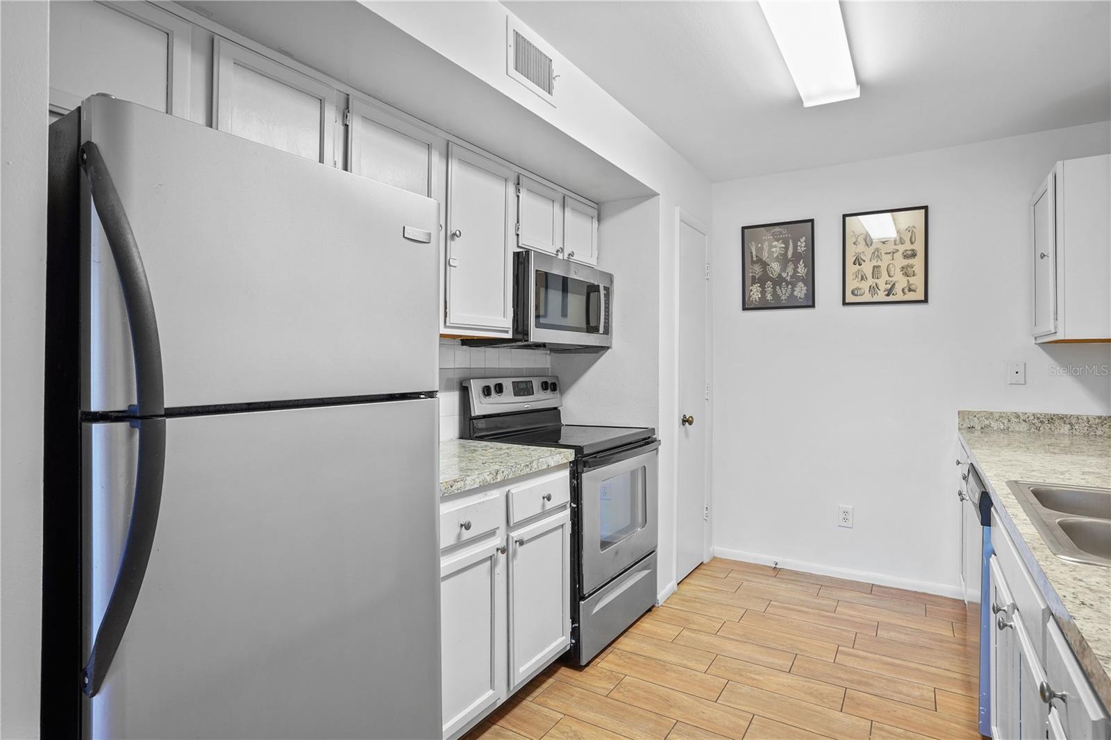 494 N PIN OAK PL #302, LONGWOOD, FL, 32779