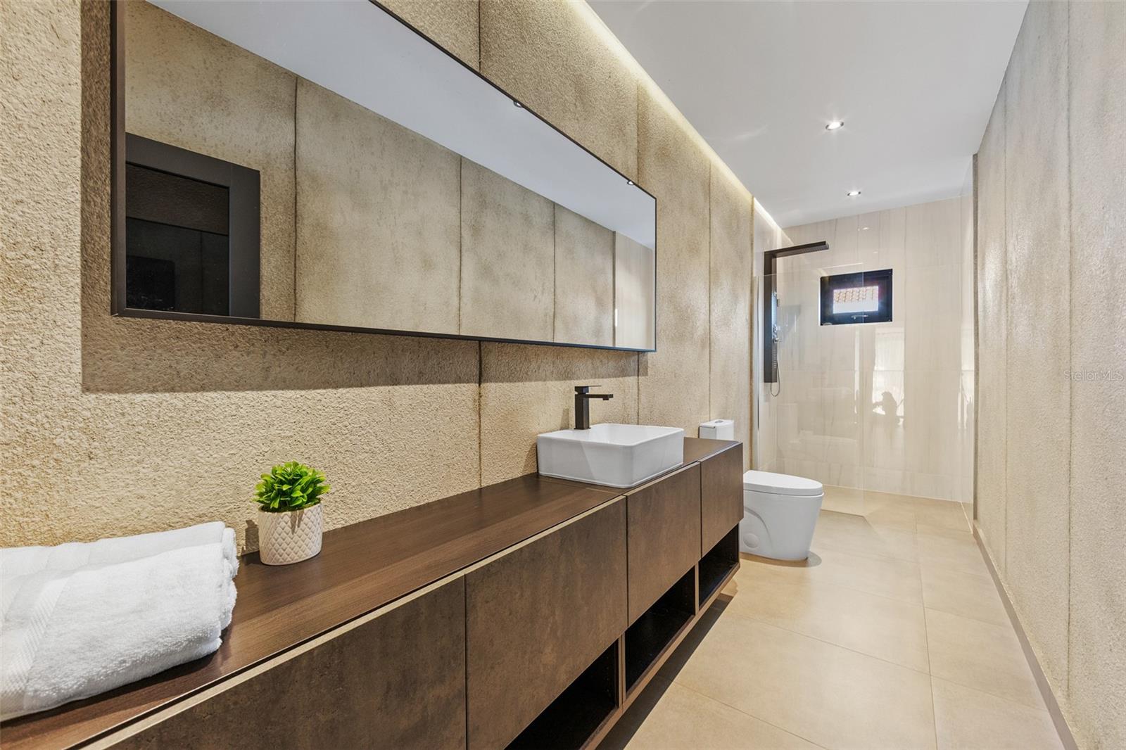 PR9117513 Property Photo