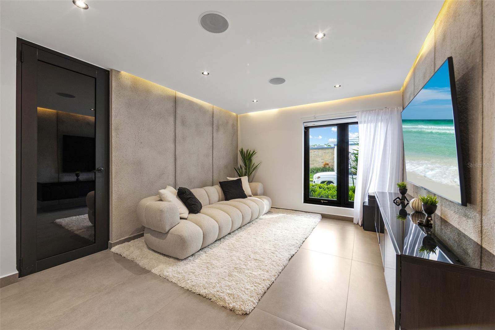 PR9117513 Property Photo